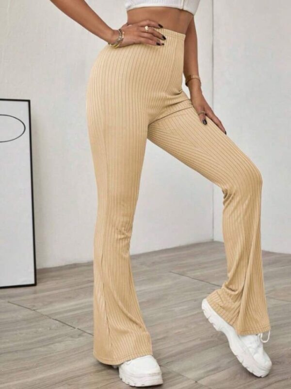 Pantalón canele beige